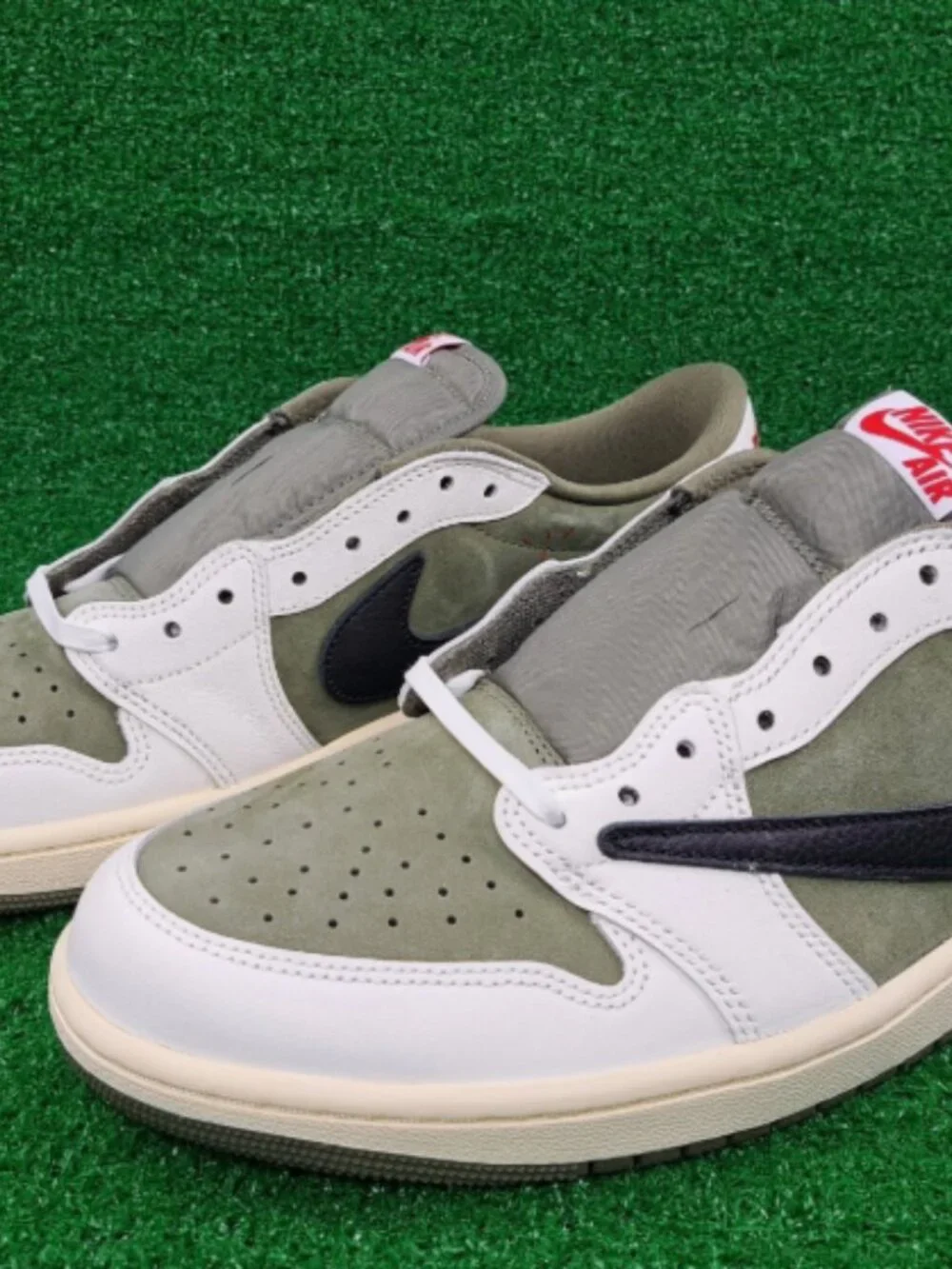 Travis Scott x Air Jordan 1 OG SP Low Medium Olive Sneakers